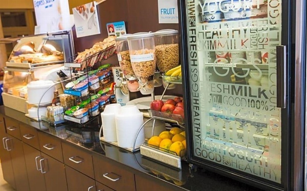 Holiday Inn Express Baltimore-Downtown image 17